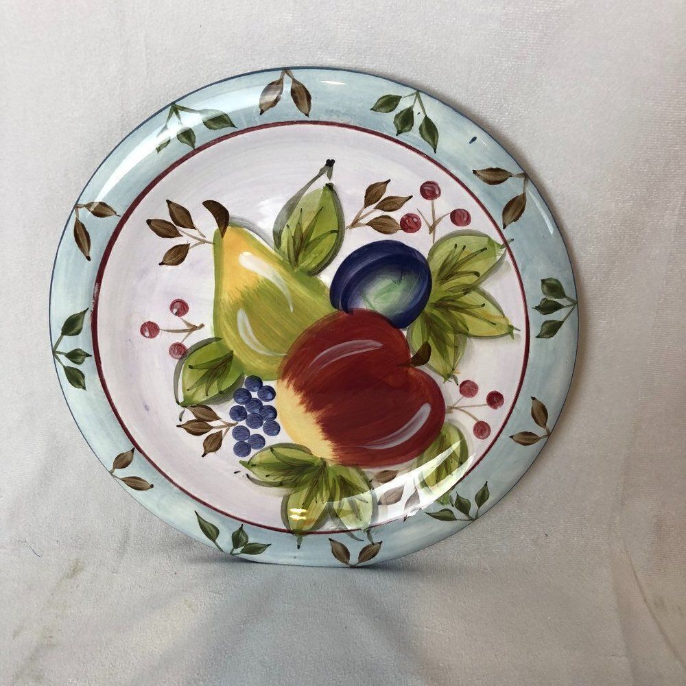 HERITAGE MINT "BLACK FOREST FRUITS" 10 1/2" DINNER PLATE - EXCELLENT
